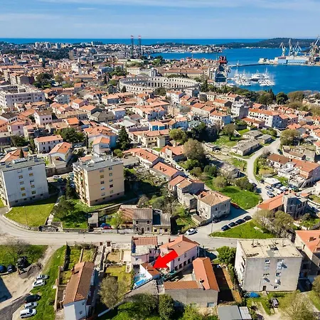 Villa Carmen 1893 Pula